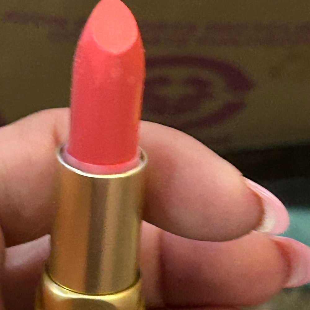 Avon Maximum Color Creamy Matte Lipstick Rosette New in Box